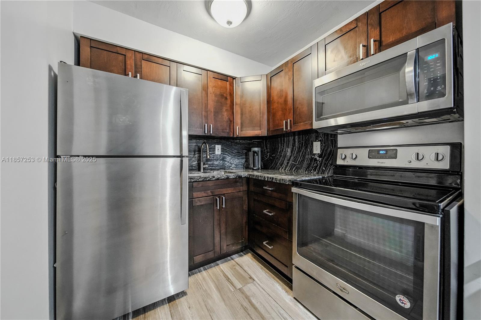 CASA GRANADA CONDO - Residential