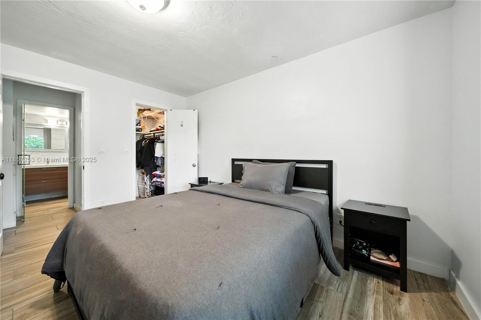 CASA GRANADA CONDO - Residential