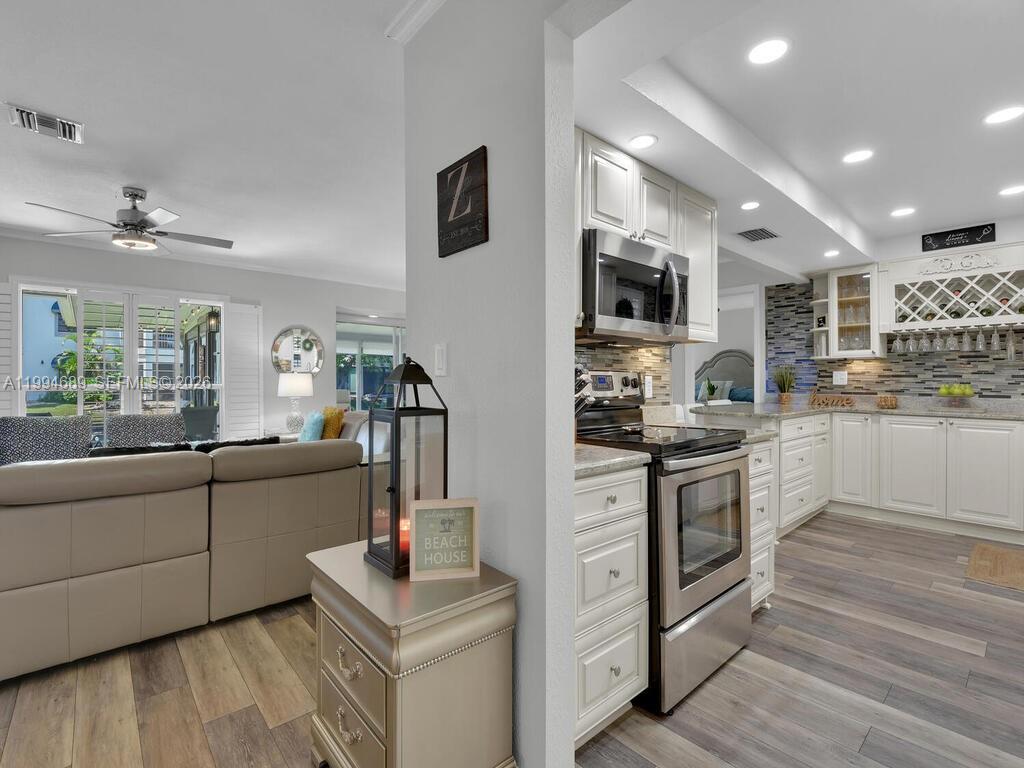 CALOOSA BAYVIEW - Residential