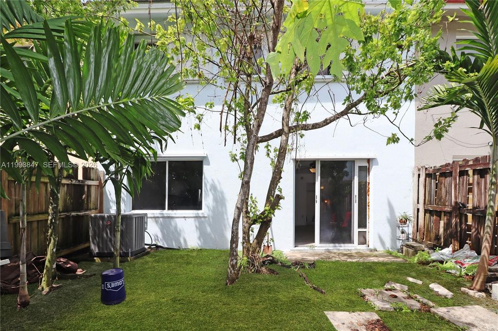 Photo of 1079 SE 12th Ter, Homestead, FL 33035 (MLS # A11993847)