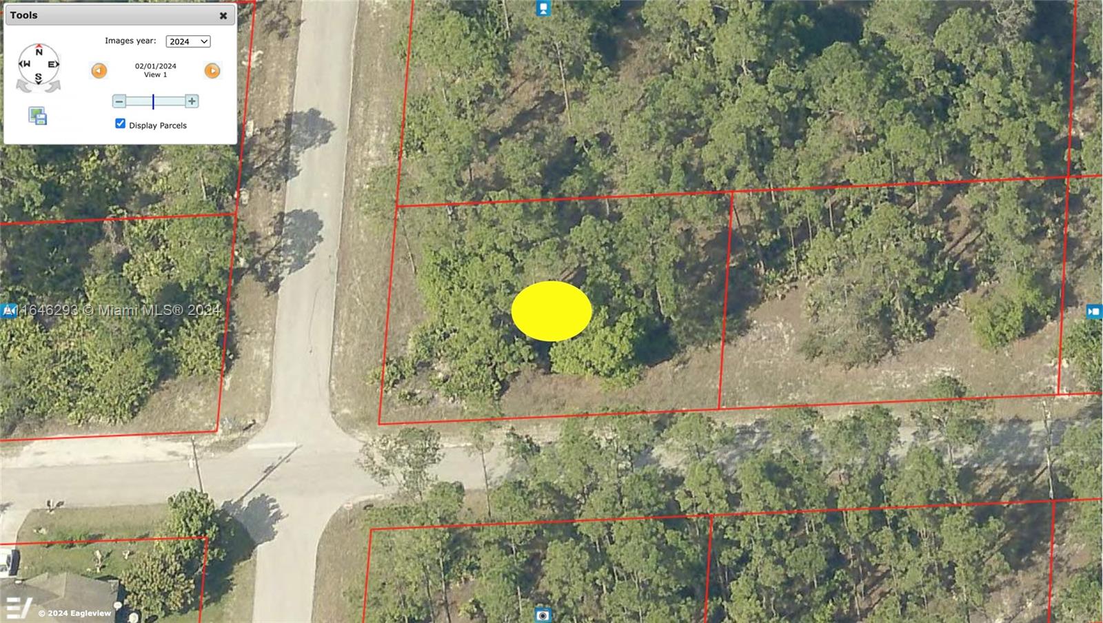 Corner Lot, near busy Joel Blvd. Easy to clear, no wetland, paved road, power lines on street. Ready for new owner. Visit today.