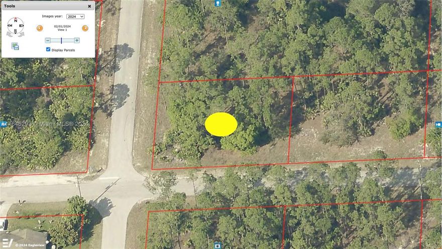 Corner Lot, near busy Joel Blvd. Easy to clear, no wetland, paved road, power lines on street. Ready for new owner. Visit today.