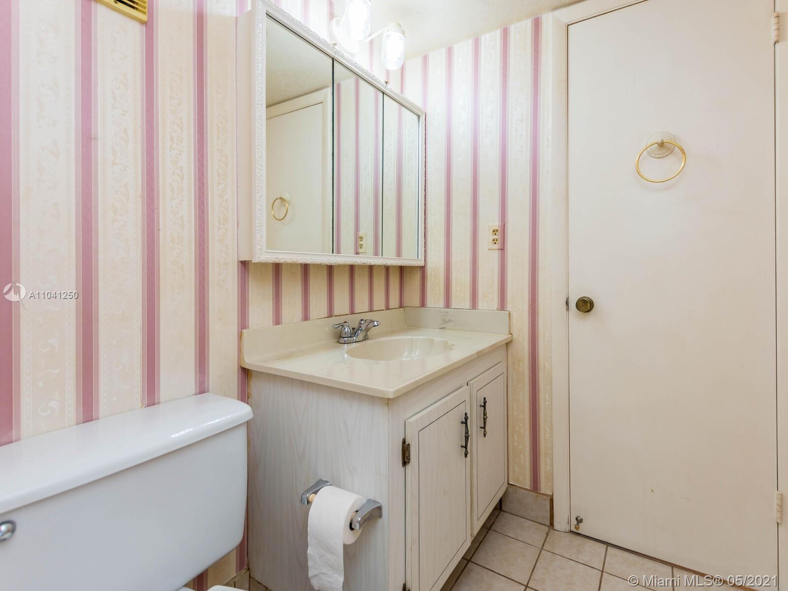 PARK PLACE #4 CONDO - Residential