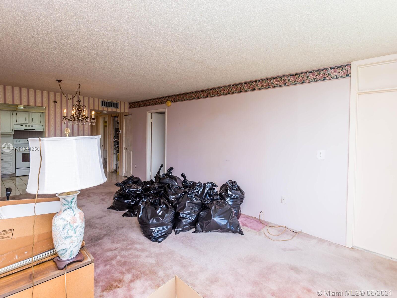 PARK PLACE #4 CONDO - Residential