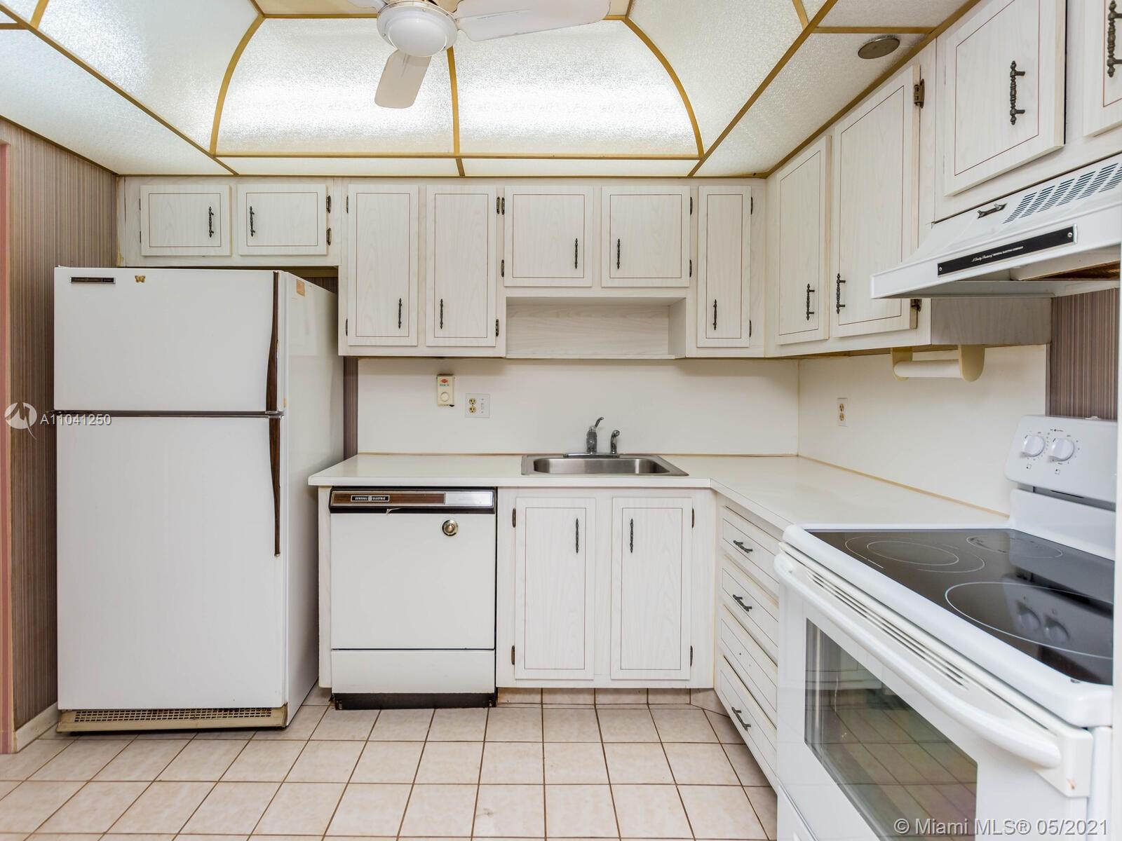 PARK PLACE #4 CONDO - Residential