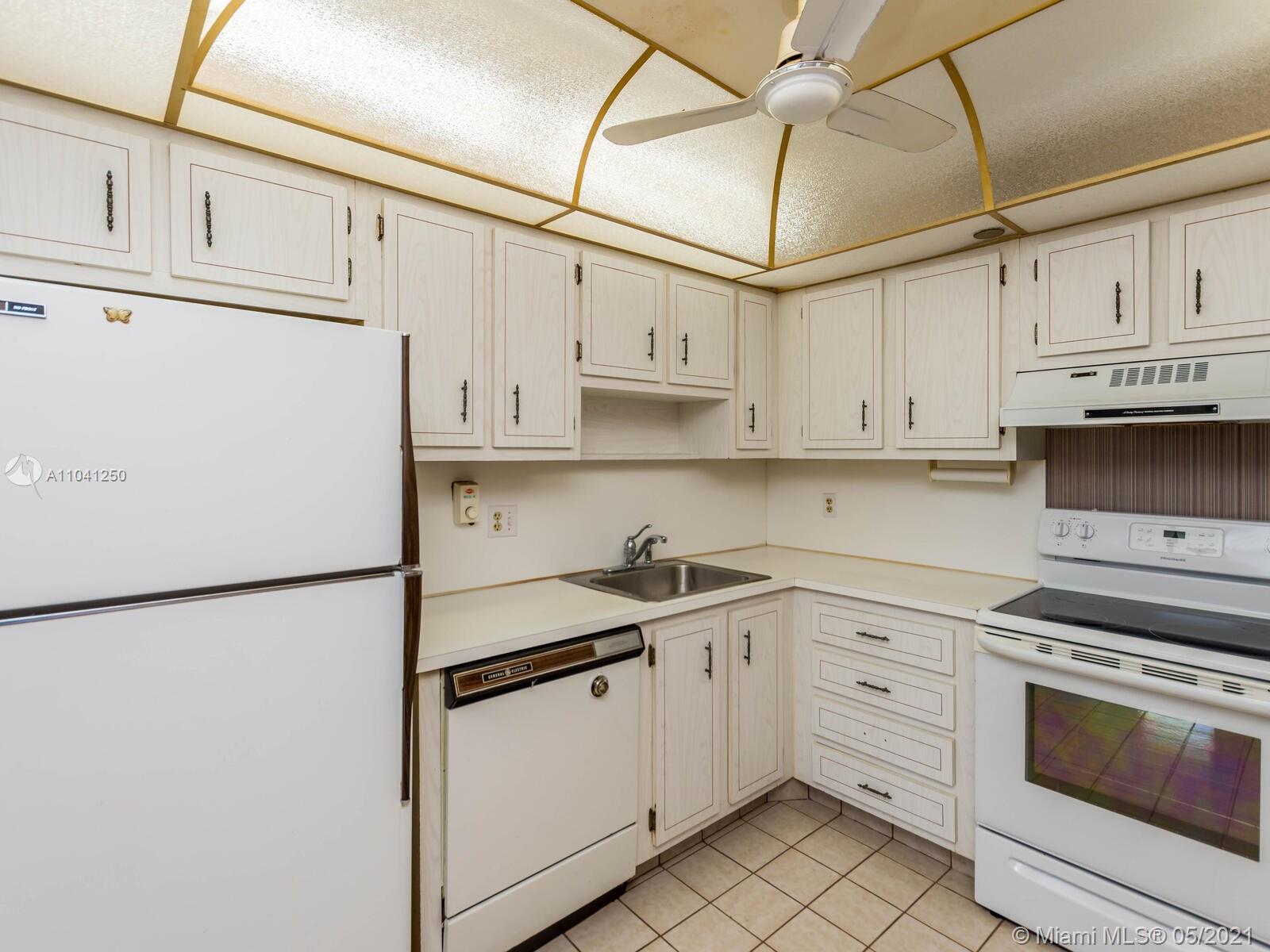 PARK PLACE #4 CONDO - Residential