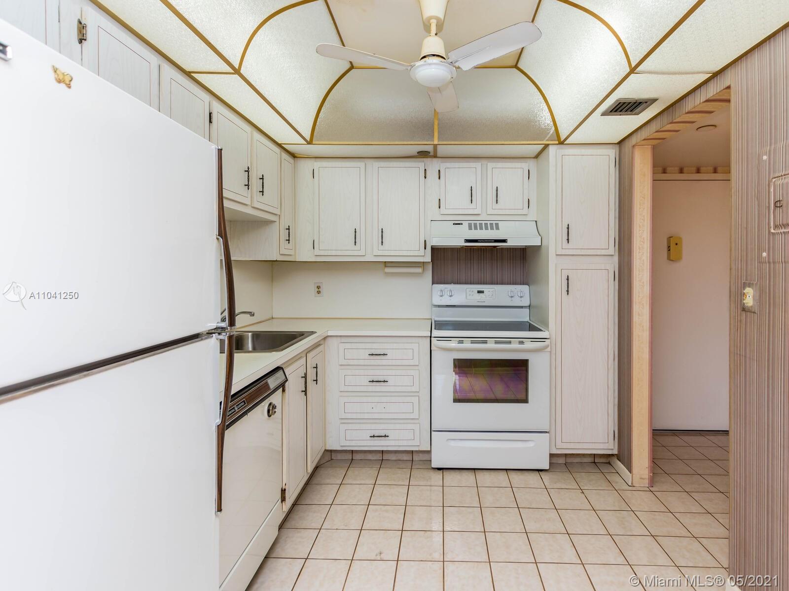 PARK PLACE #4 CONDO - Residential