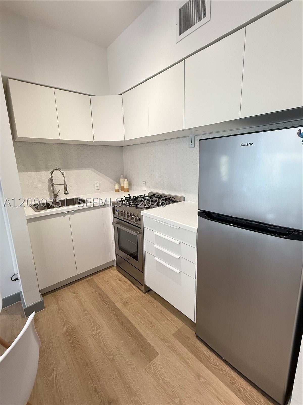 1320 Drexel Ave 302