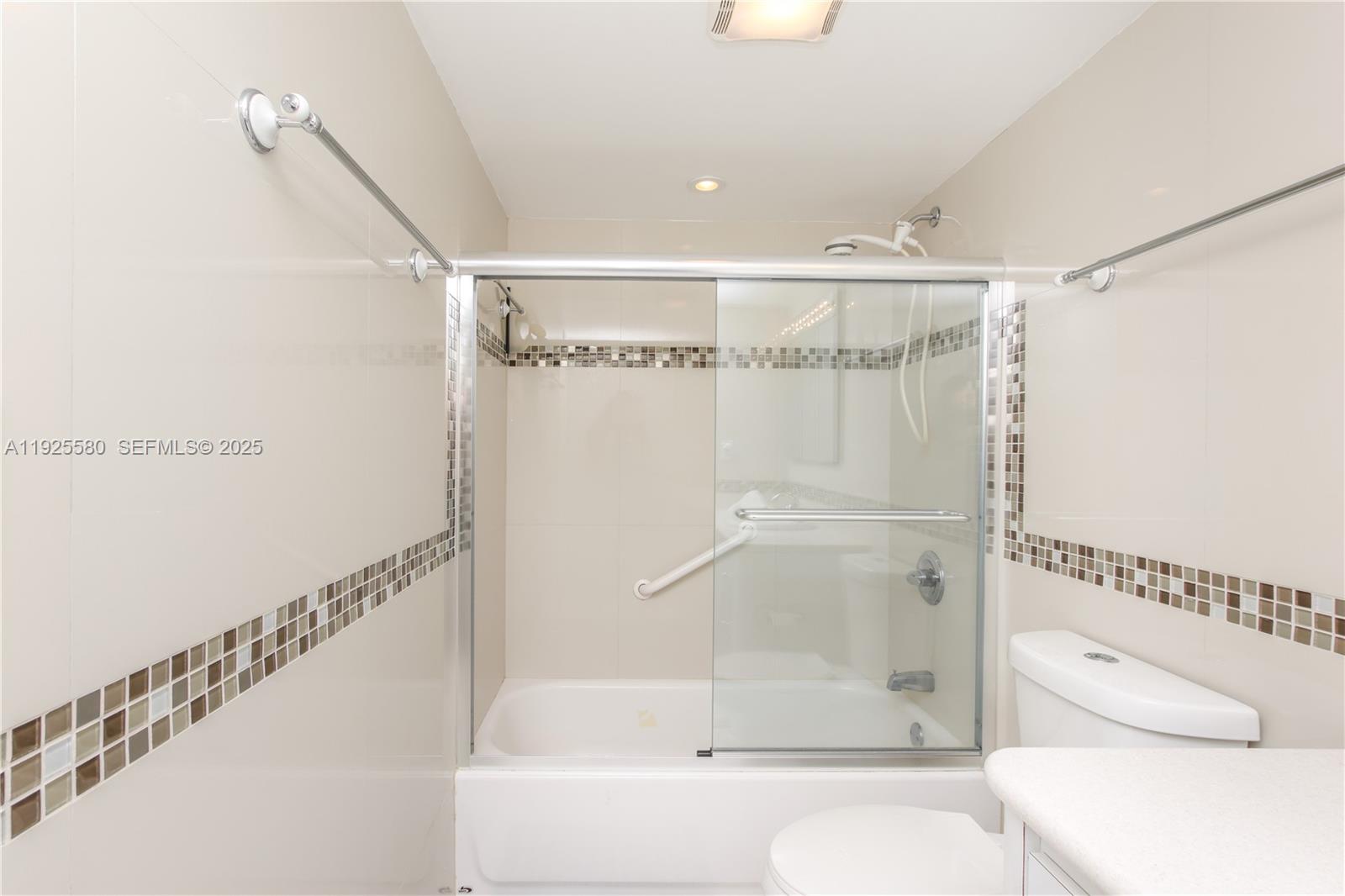 COMMODORE PLAZA CONDO - Residential