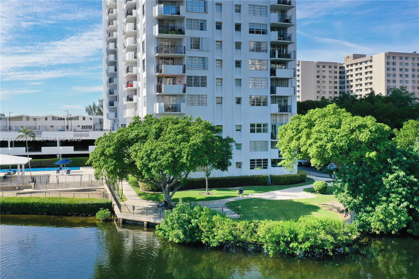 COMMODORE PLAZA CONDO - Residential