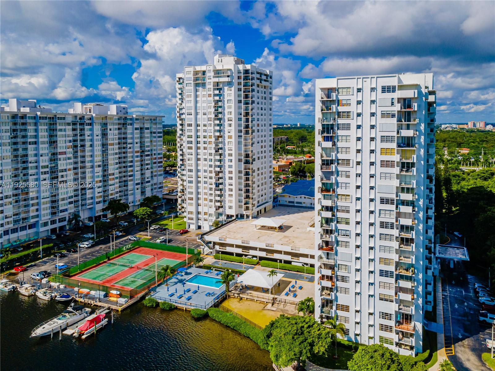 COMMODORE PLAZA CONDO - Residential