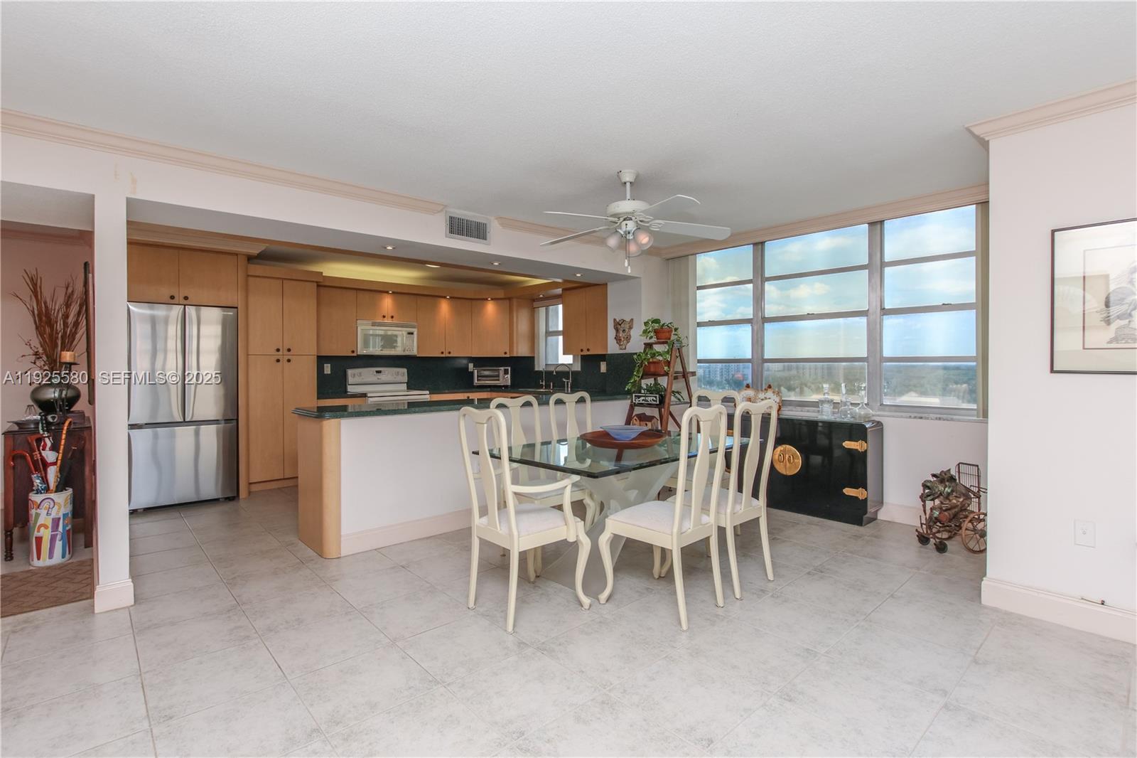 COMMODORE PLAZA CONDO - Residential