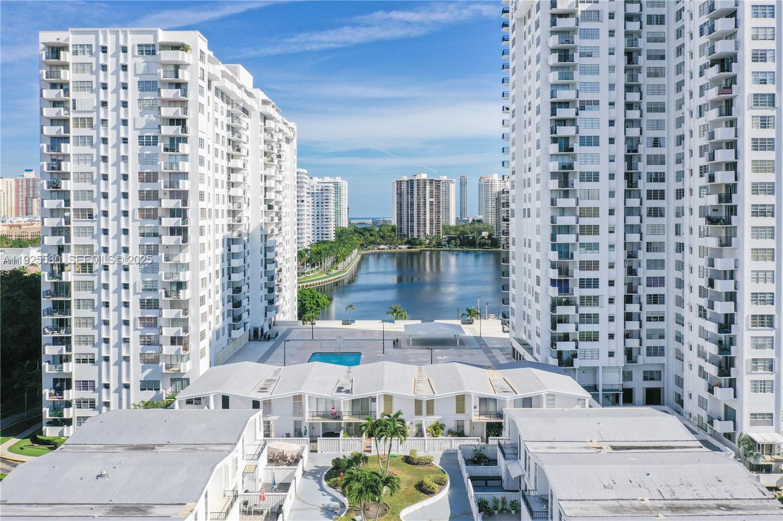 COMMODORE PLAZA CONDO - Residential