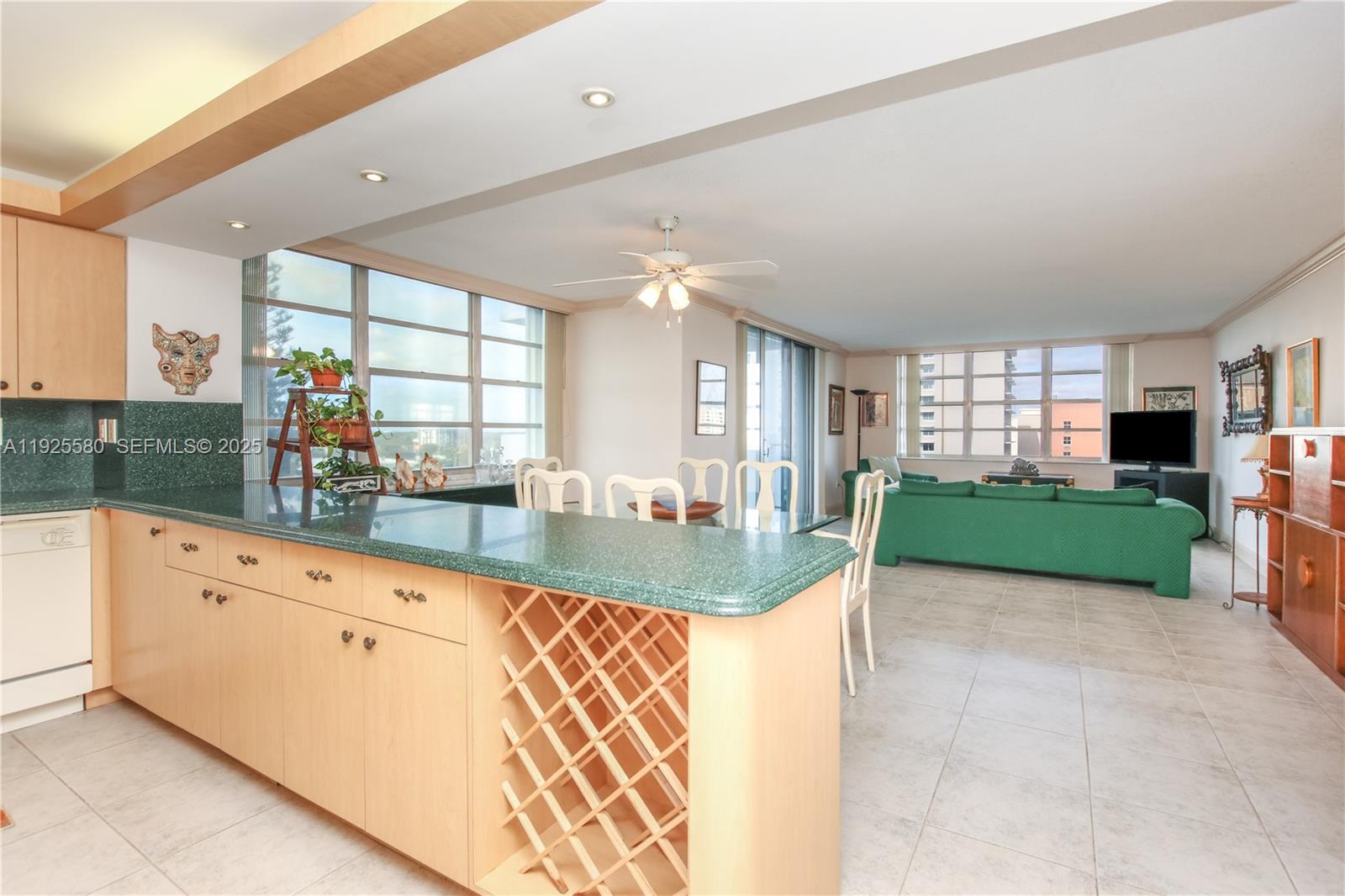 2780 NE 183rd St 901