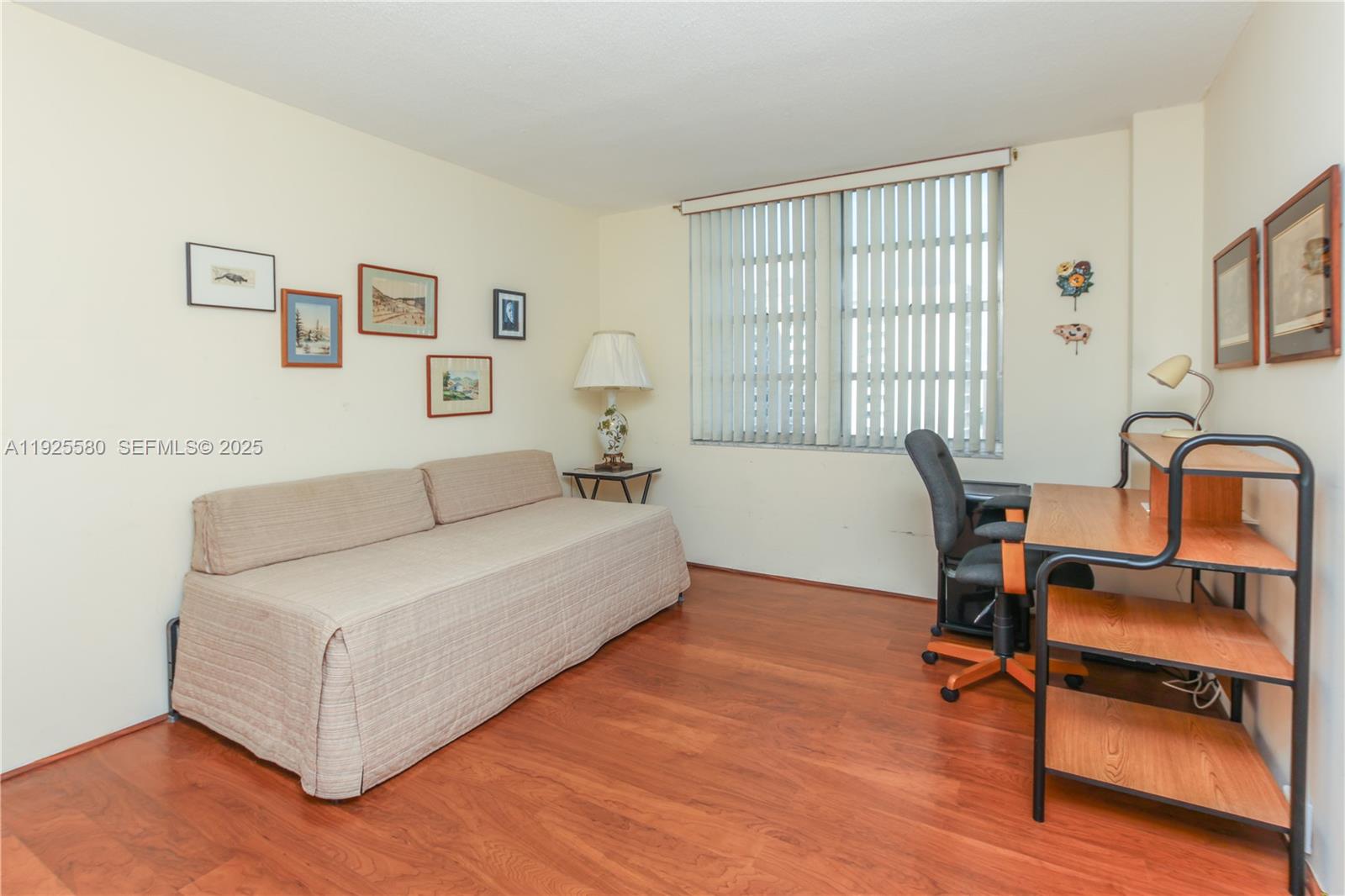 COMMODORE PLAZA CONDO - Residential