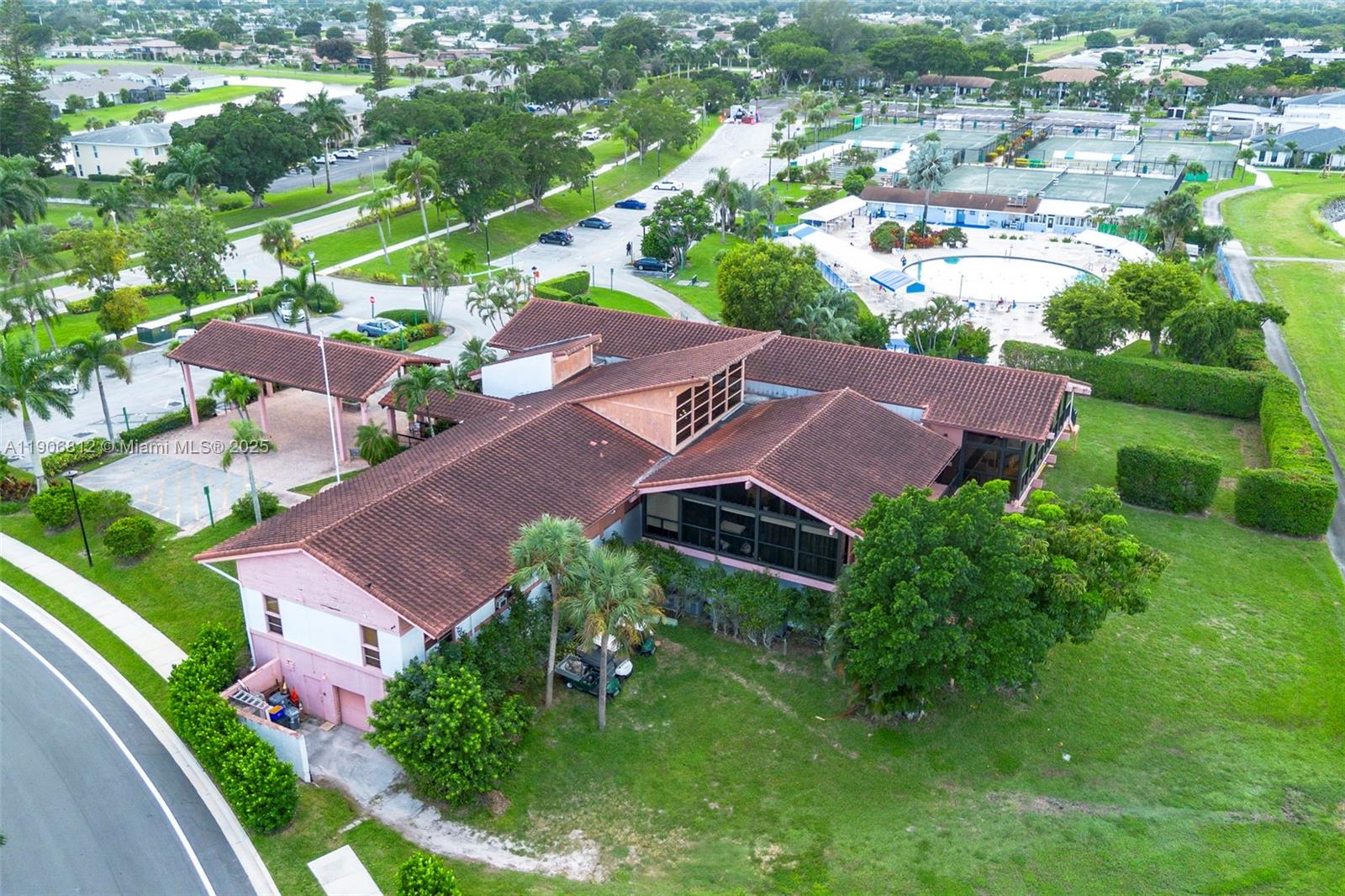 PALM GREENS AT VILLA DEL - Residential