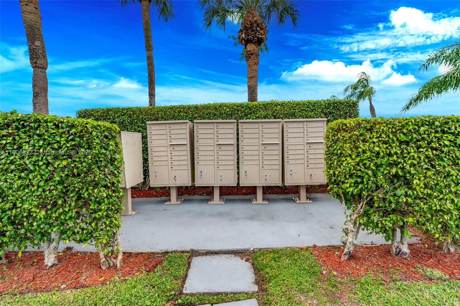 PALM GREENS AT VILLA DEL - Residential