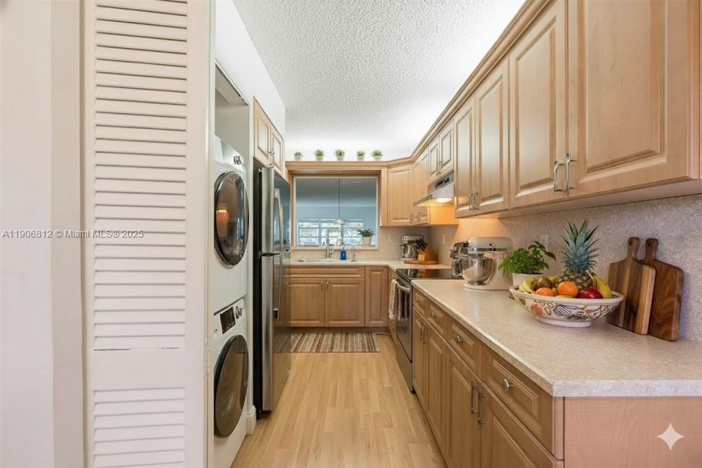 PALM GREENS AT VILLA DEL - Residential