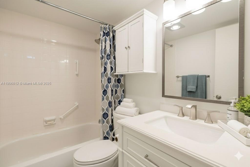 PALM GREENS AT VILLA DEL - Residential