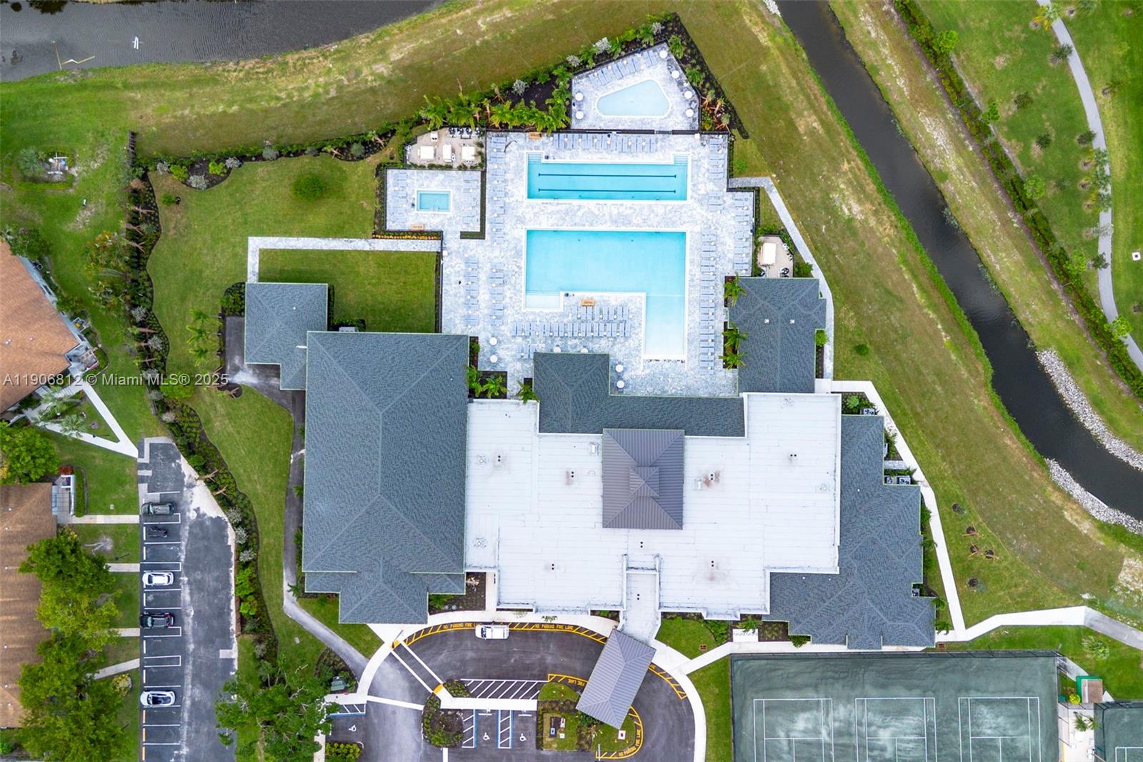 PALM GREENS AT VILLA DEL - Residential