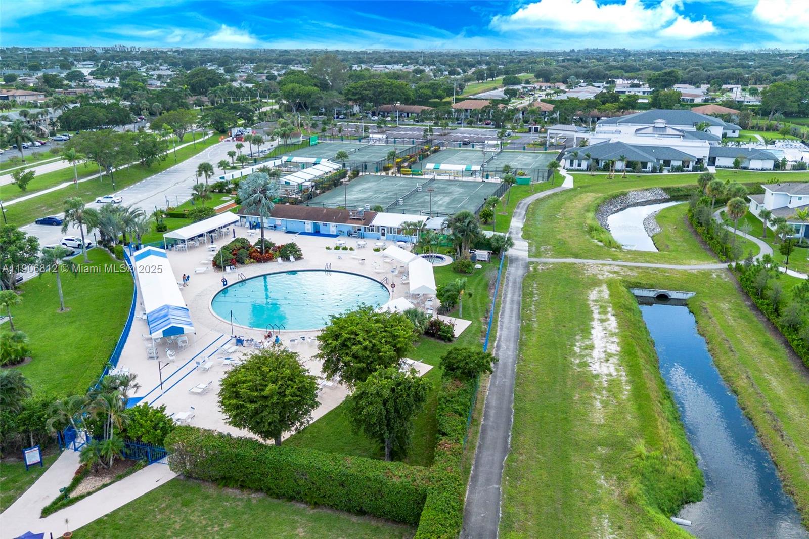 PALM GREENS AT VILLA DEL - Residential