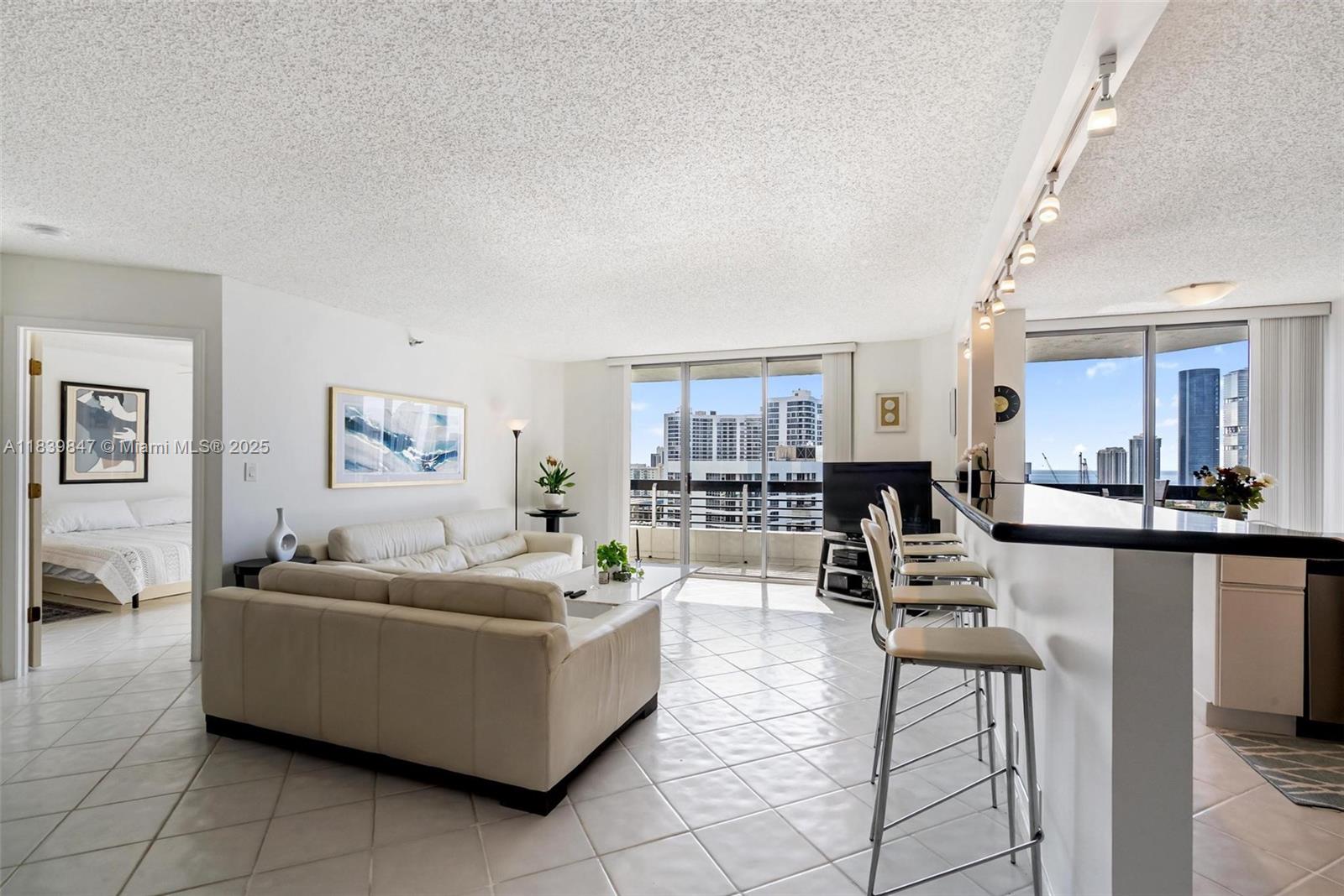 MYSTIC POINTE TOWER 500 C - Residential