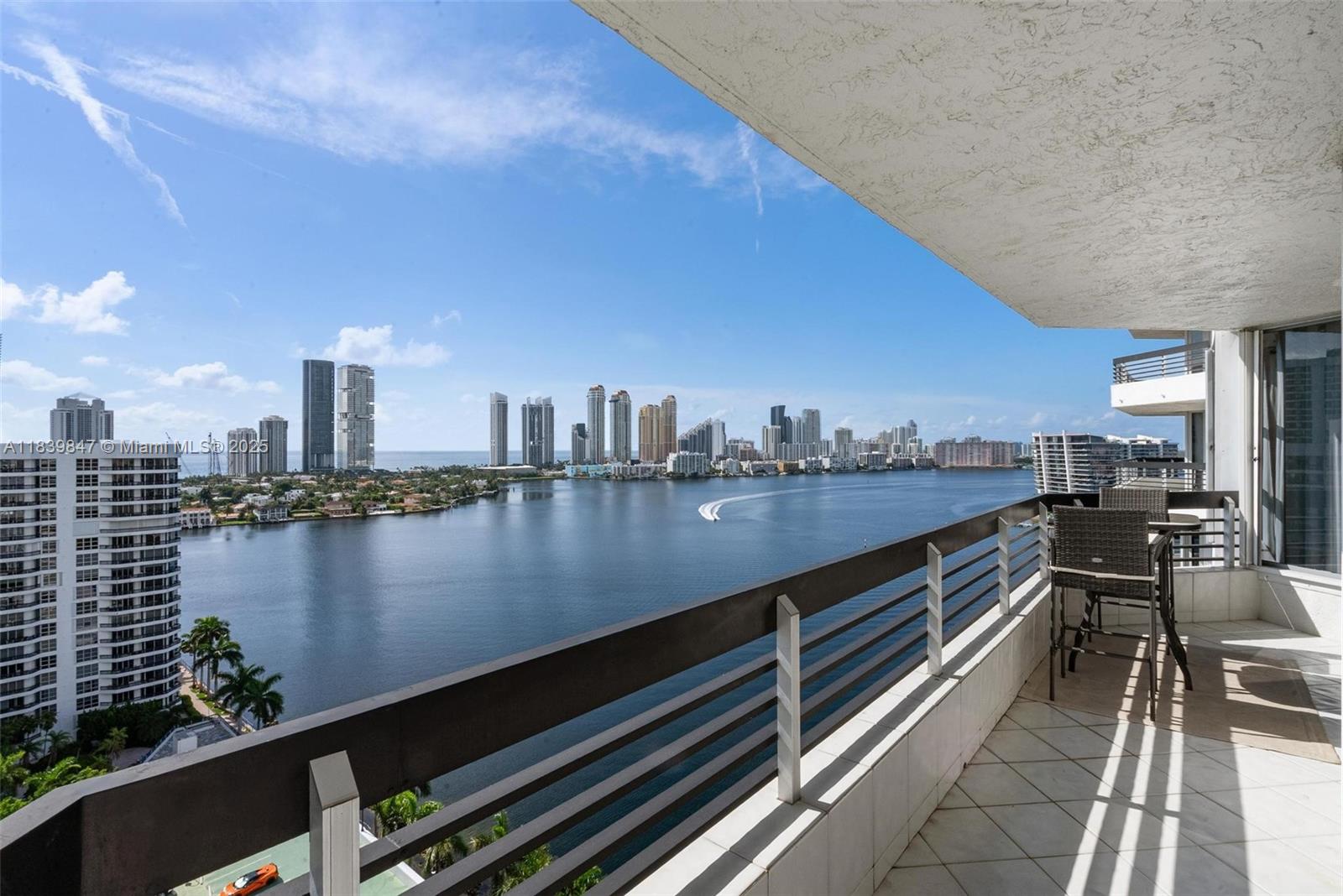 MYSTIC POINTE TOWER 500 C - Residential