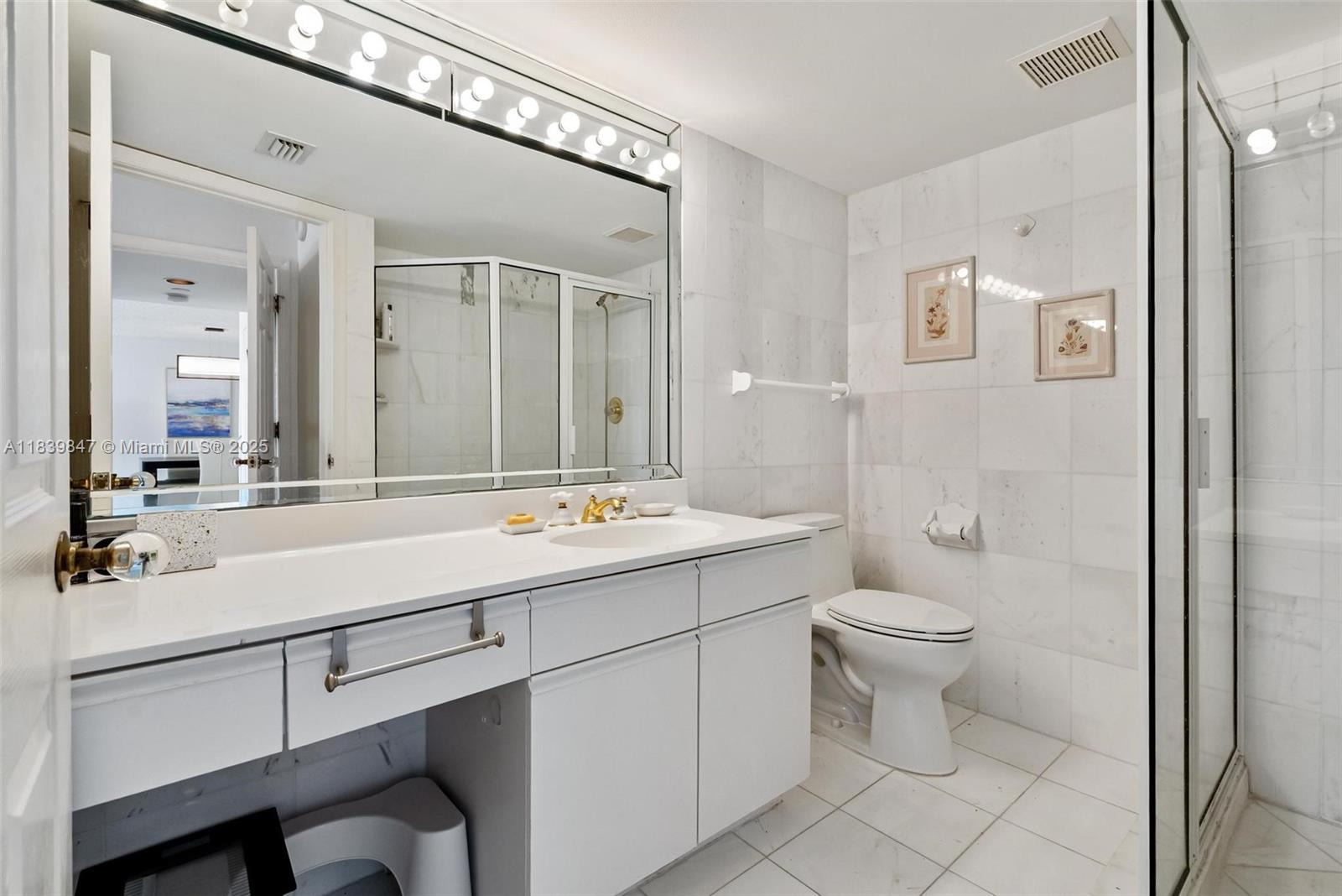 MYSTIC POINTE TOWER 500 C - Residential