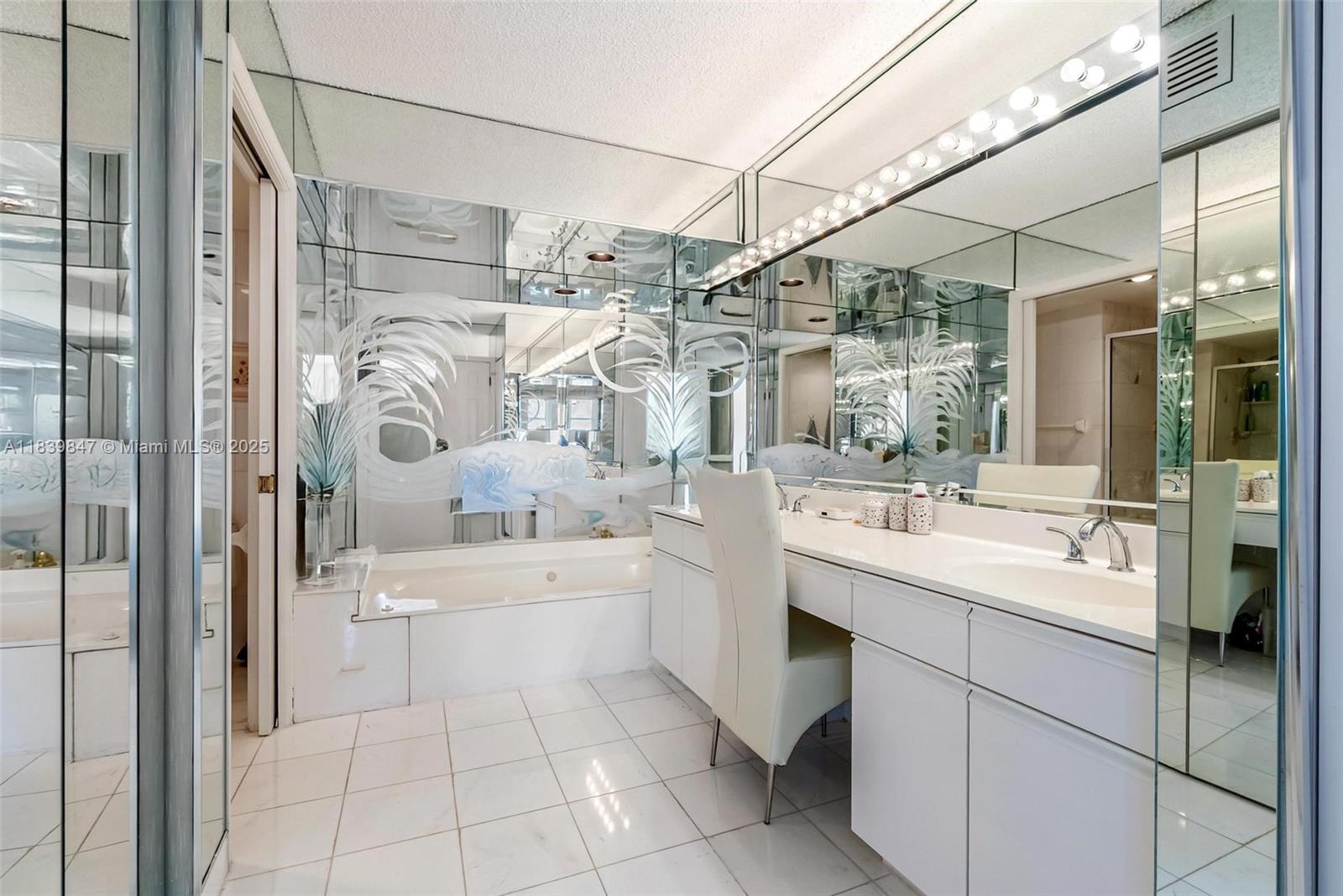 MYSTIC POINTE TOWER 500 C - Residential