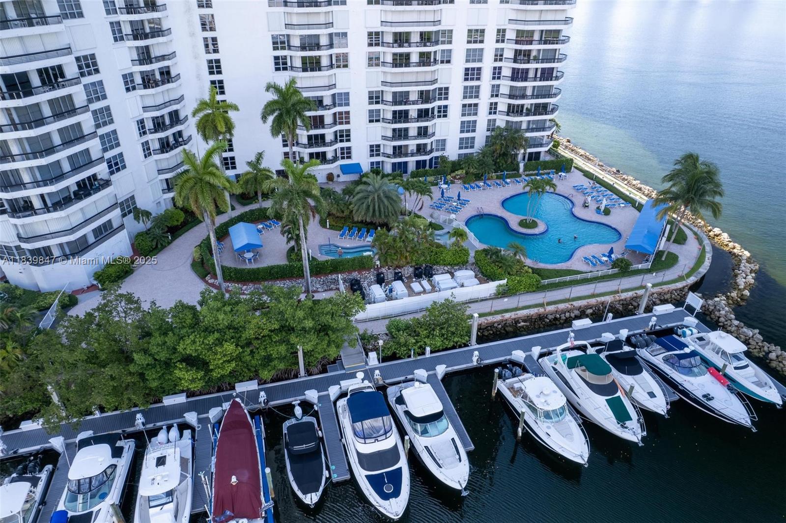 MYSTIC POINTE TOWER 500 C - Residential