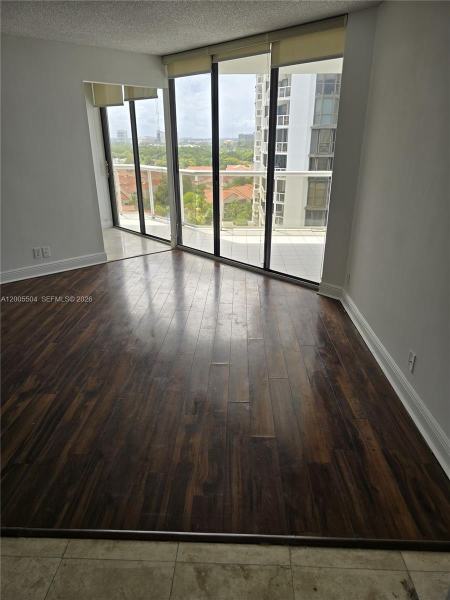 PORTSVIEW @ THE WATERWAYS - Residential