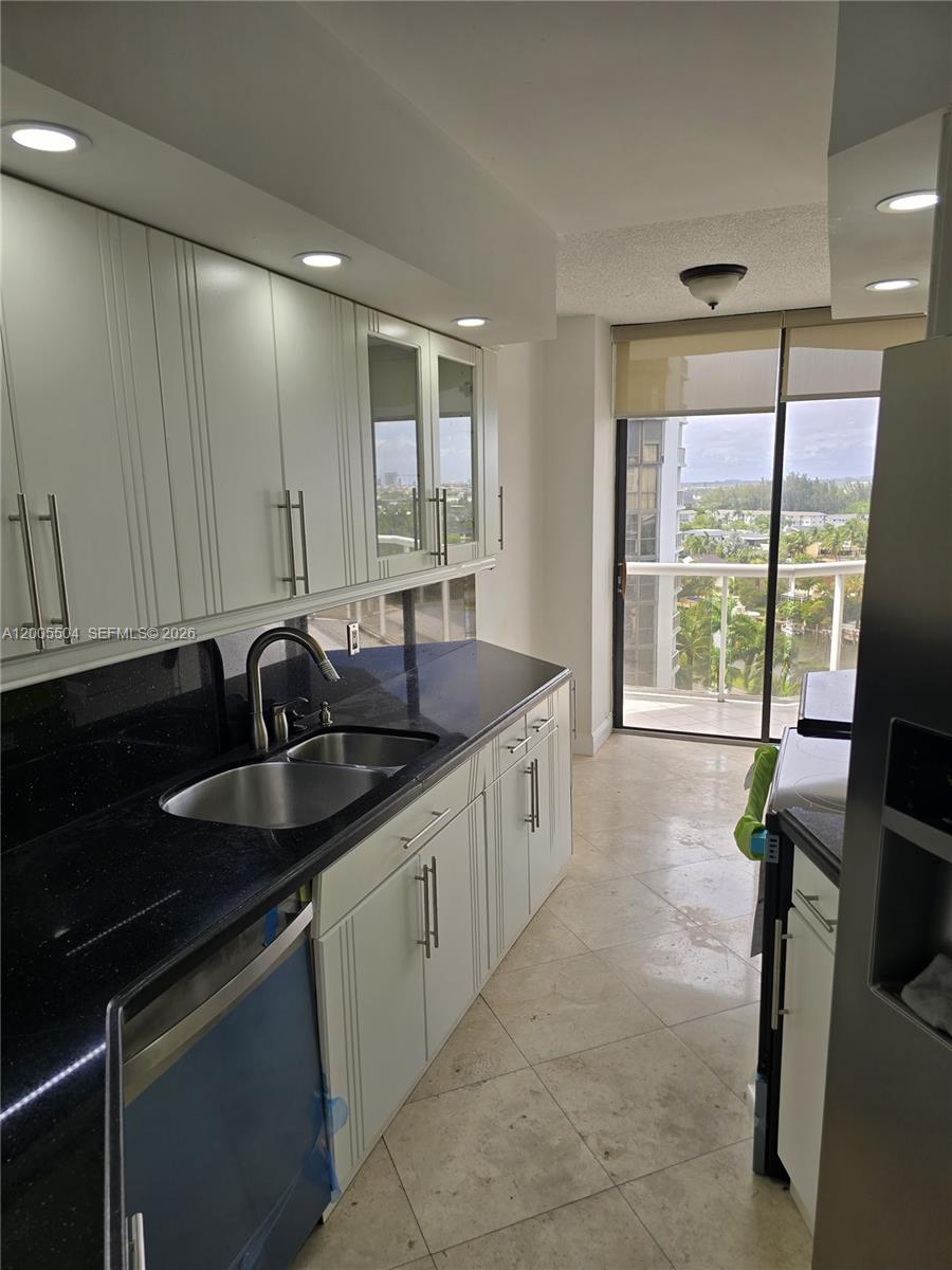 PORTSVIEW @ THE WATERWAYS - Residential