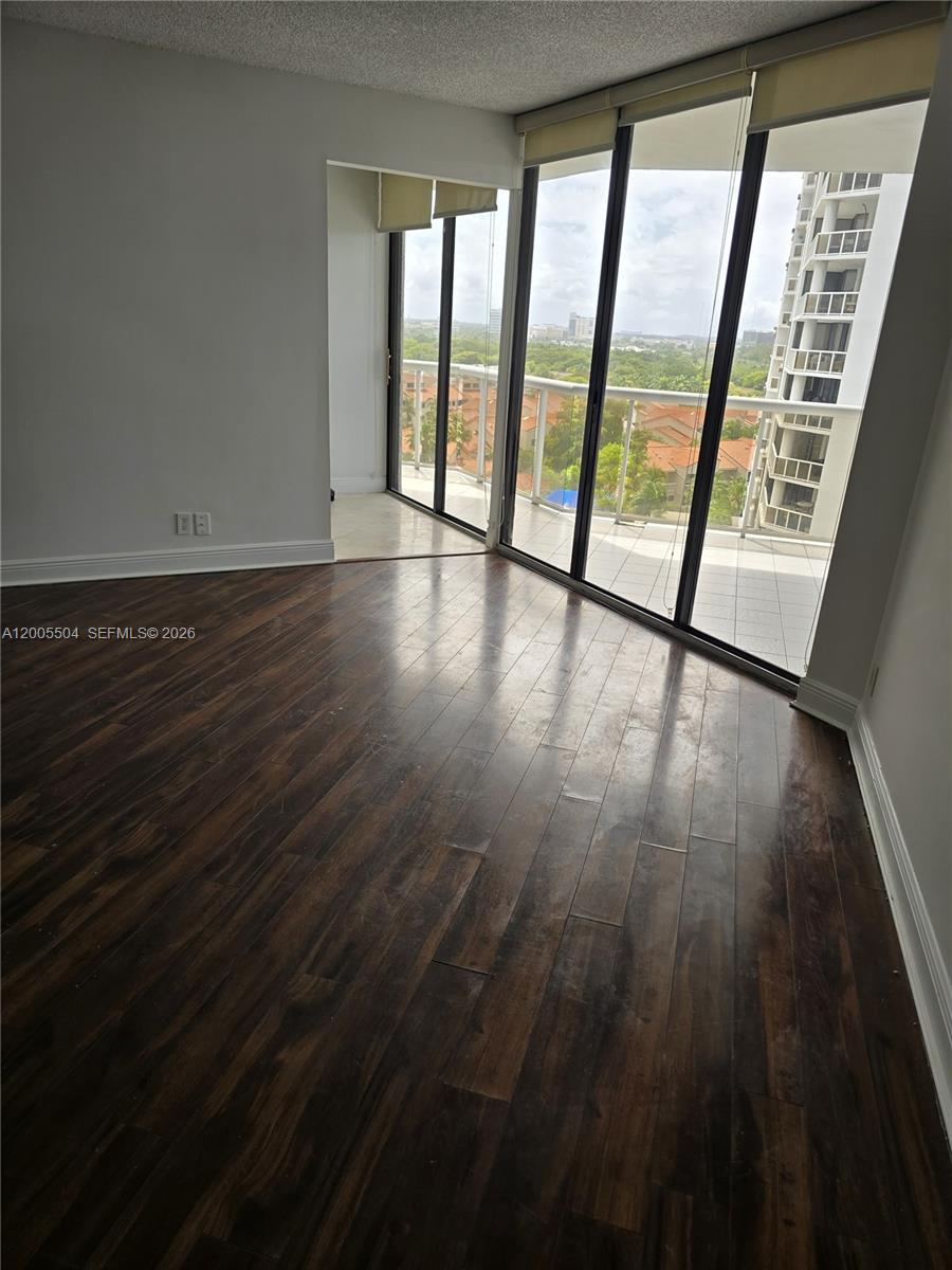 PORTSVIEW @ THE WATERWAYS - Residential