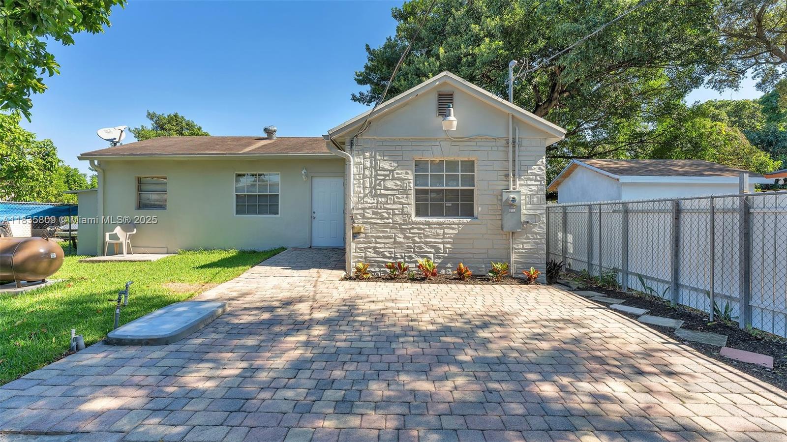 4651 NW 23rd Ct BACK