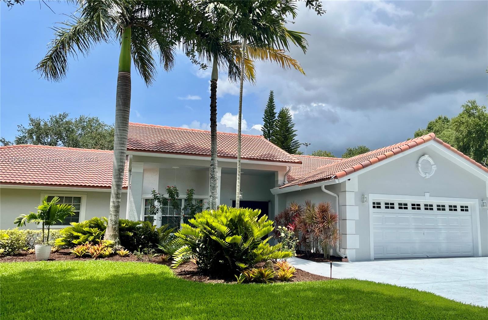 20390 Nw 2nd St, Pembroke Pines, Miami-Dade County, Florida - 4 Bedrooms  
2 Bathrooms - 