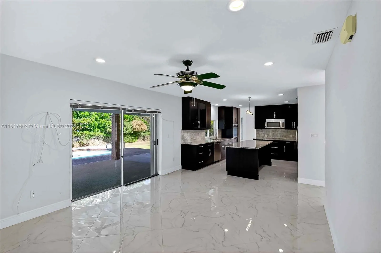 Miami, Florida 33176, United States, 3 Bedrooms Bedrooms, ,2 BathroomsBathrooms,Residential,Active,246412