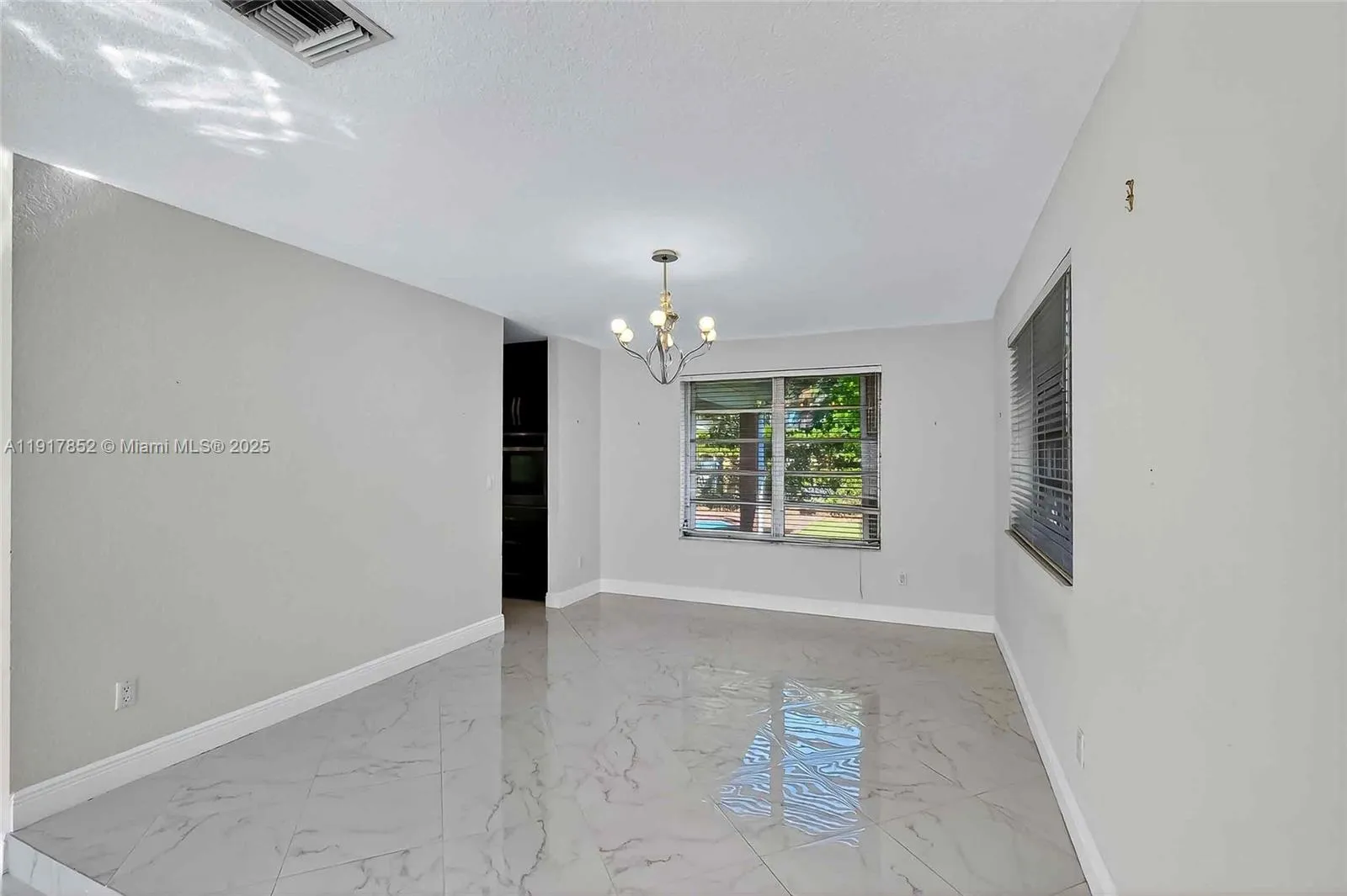 Miami, Florida 33176, United States, 3 Bedrooms Bedrooms, ,2 BathroomsBathrooms,Residential,Active,246412