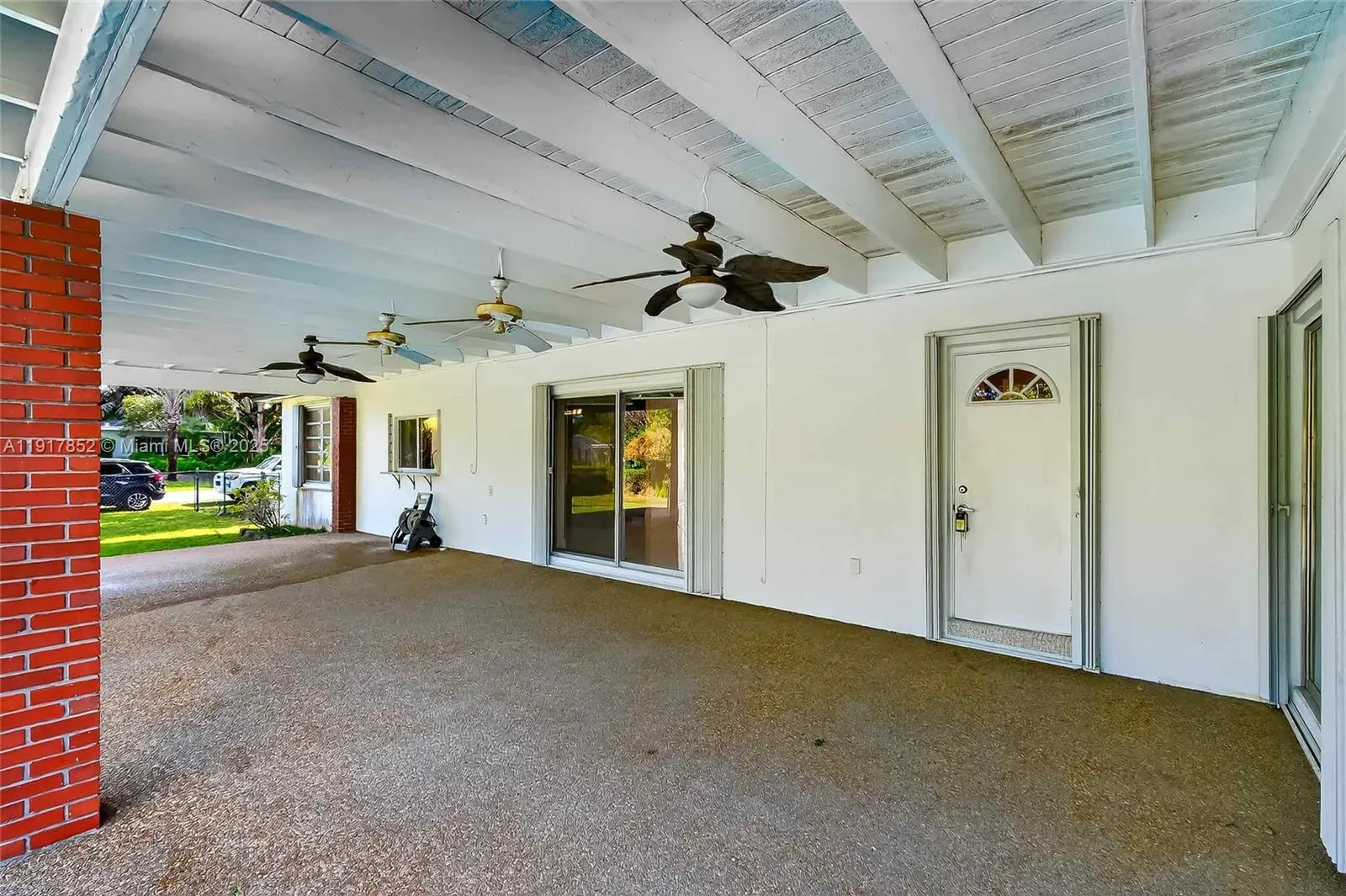 Miami, Florida 33176, United States, 3 Bedrooms Bedrooms, ,2 BathroomsBathrooms,Residential,Active,246412