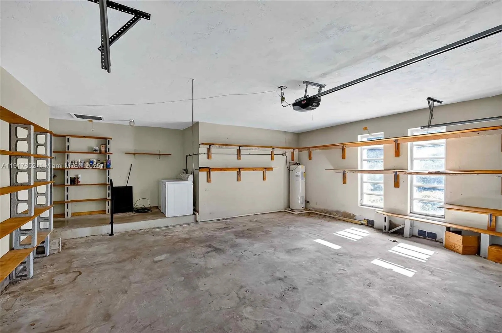 Miami, Florida 33176, United States, 3 Bedrooms Bedrooms, ,2 BathroomsBathrooms,Residential,Active,246412