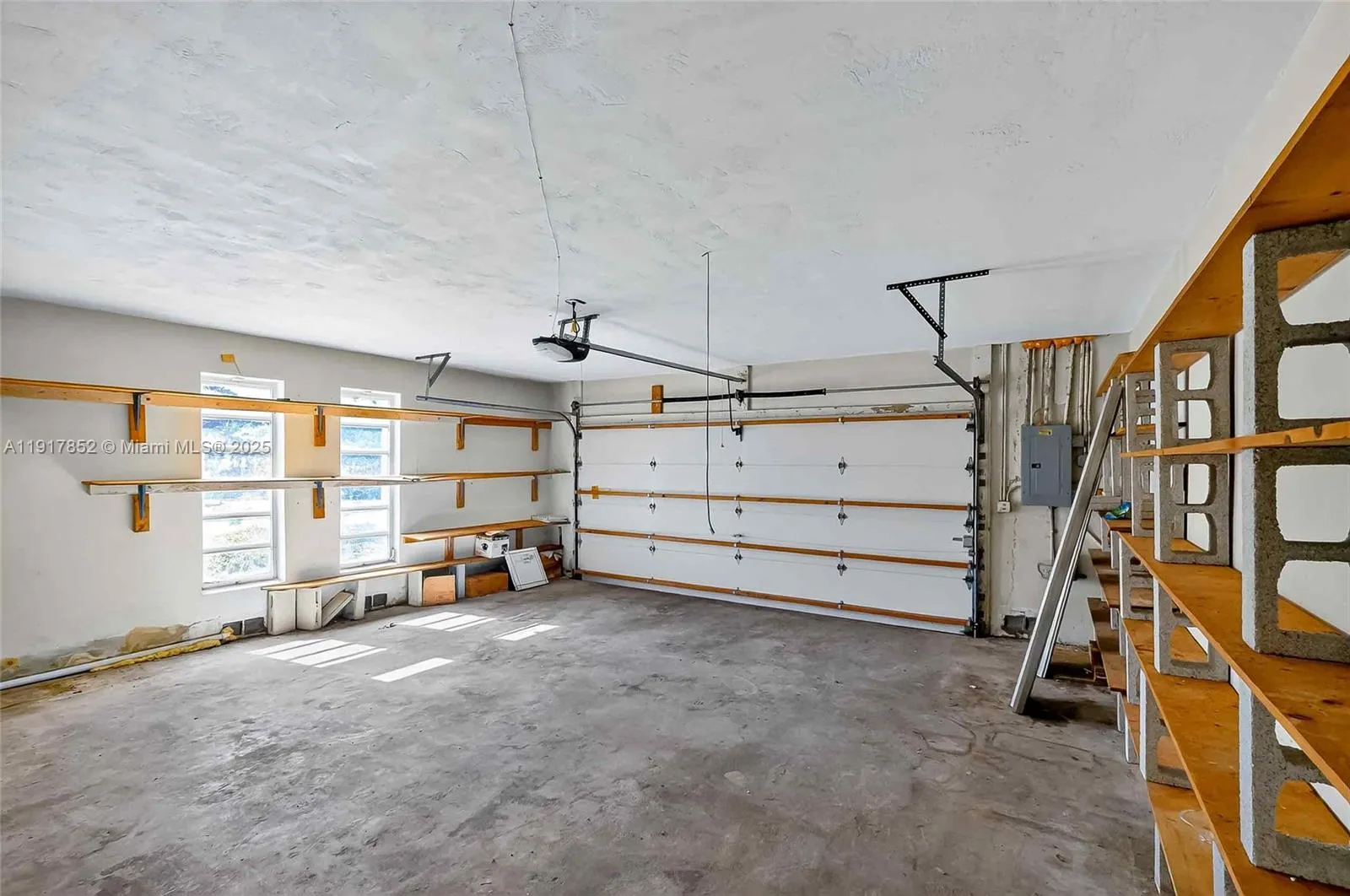 Miami, Florida 33176, United States, 3 Bedrooms Bedrooms, ,2 BathroomsBathrooms,Residential,Active,246412