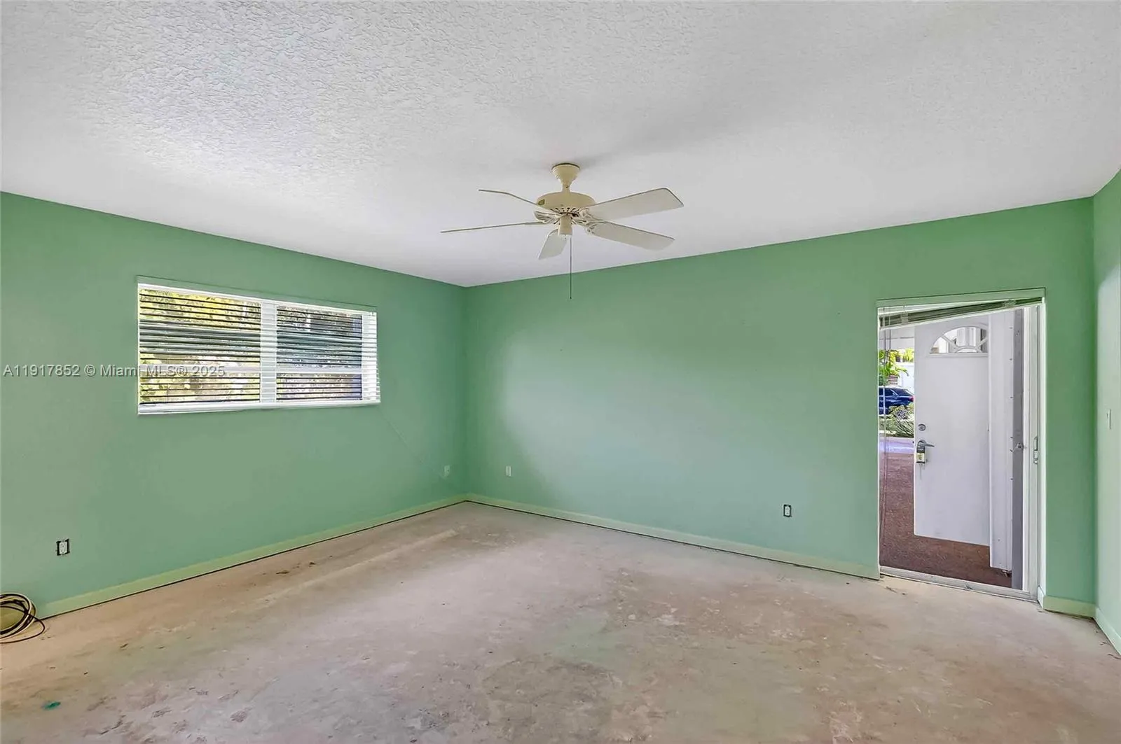 Miami, Florida 33176, United States, 3 Bedrooms Bedrooms, ,2 BathroomsBathrooms,Residential,Active,246412