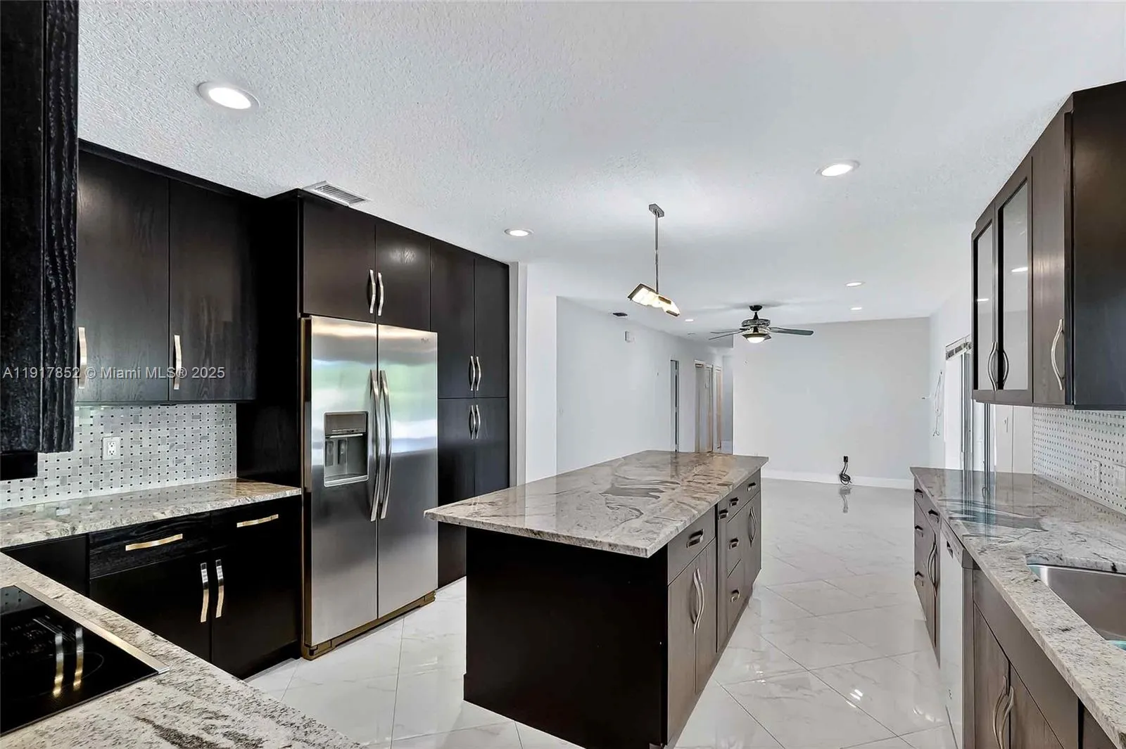 Miami, Florida 33176, United States, 3 Bedrooms Bedrooms, ,2 BathroomsBathrooms,Residential,Active,246412