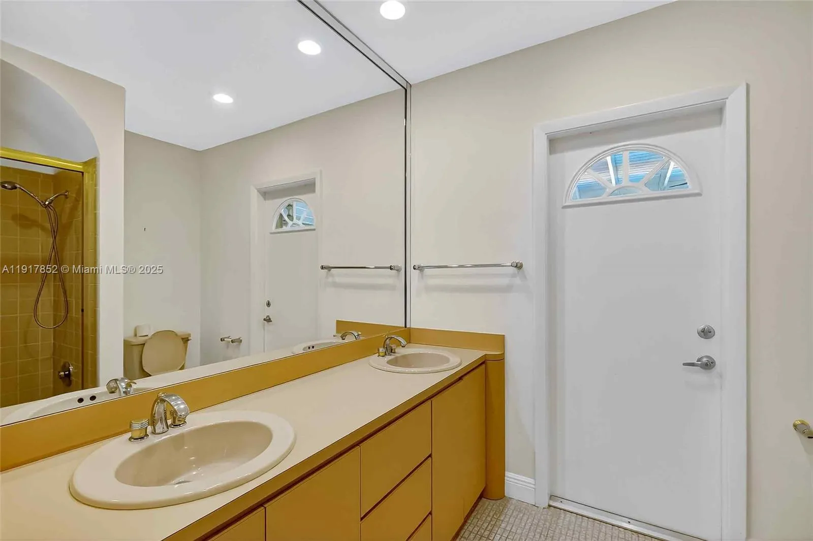 Miami, Florida 33176, United States, 3 Bedrooms Bedrooms, ,2 BathroomsBathrooms,Residential,Active,246412