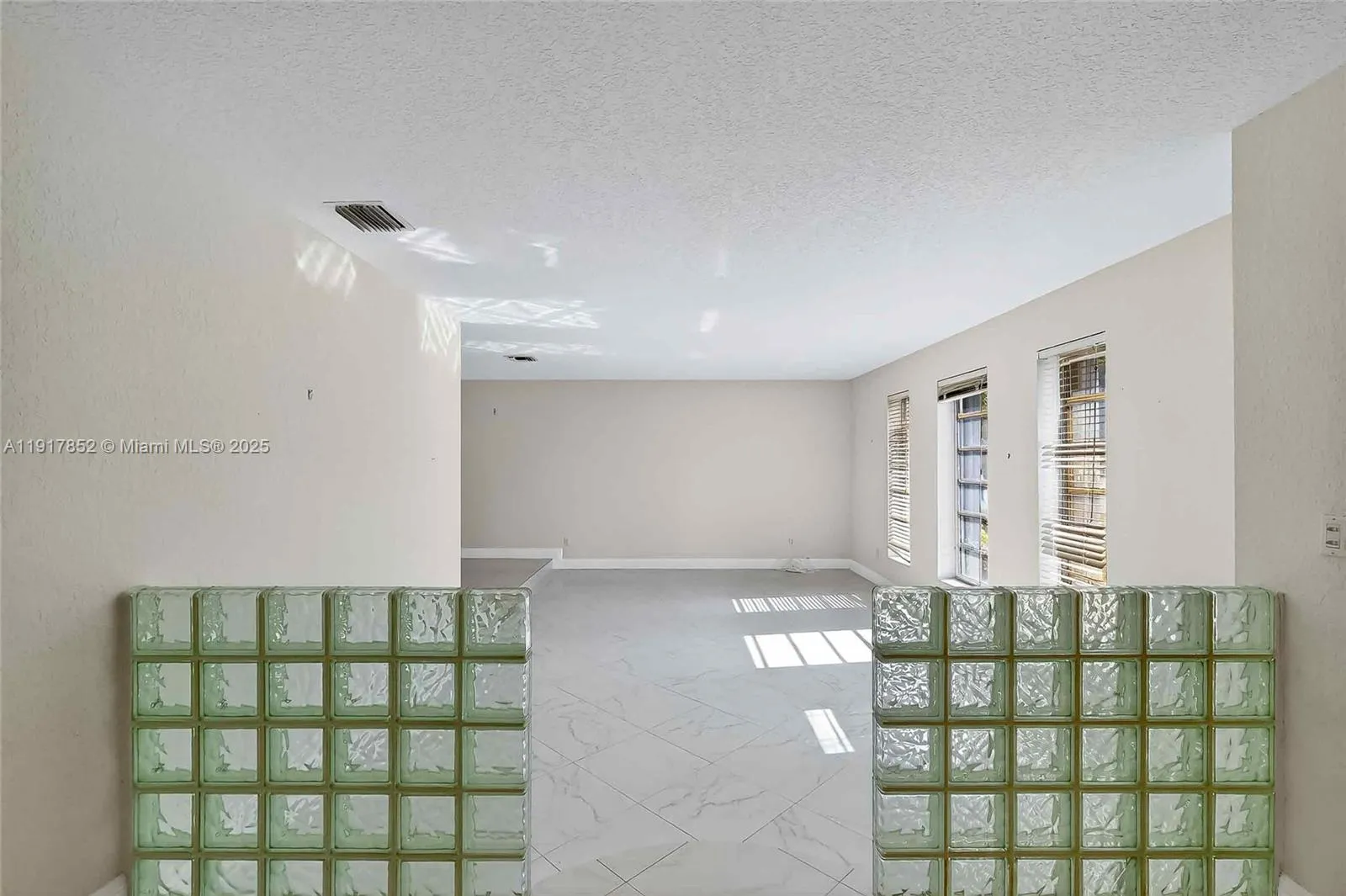 Miami, Florida 33176, United States, 3 Bedrooms Bedrooms, ,2 BathroomsBathrooms,Residential,Active,246412