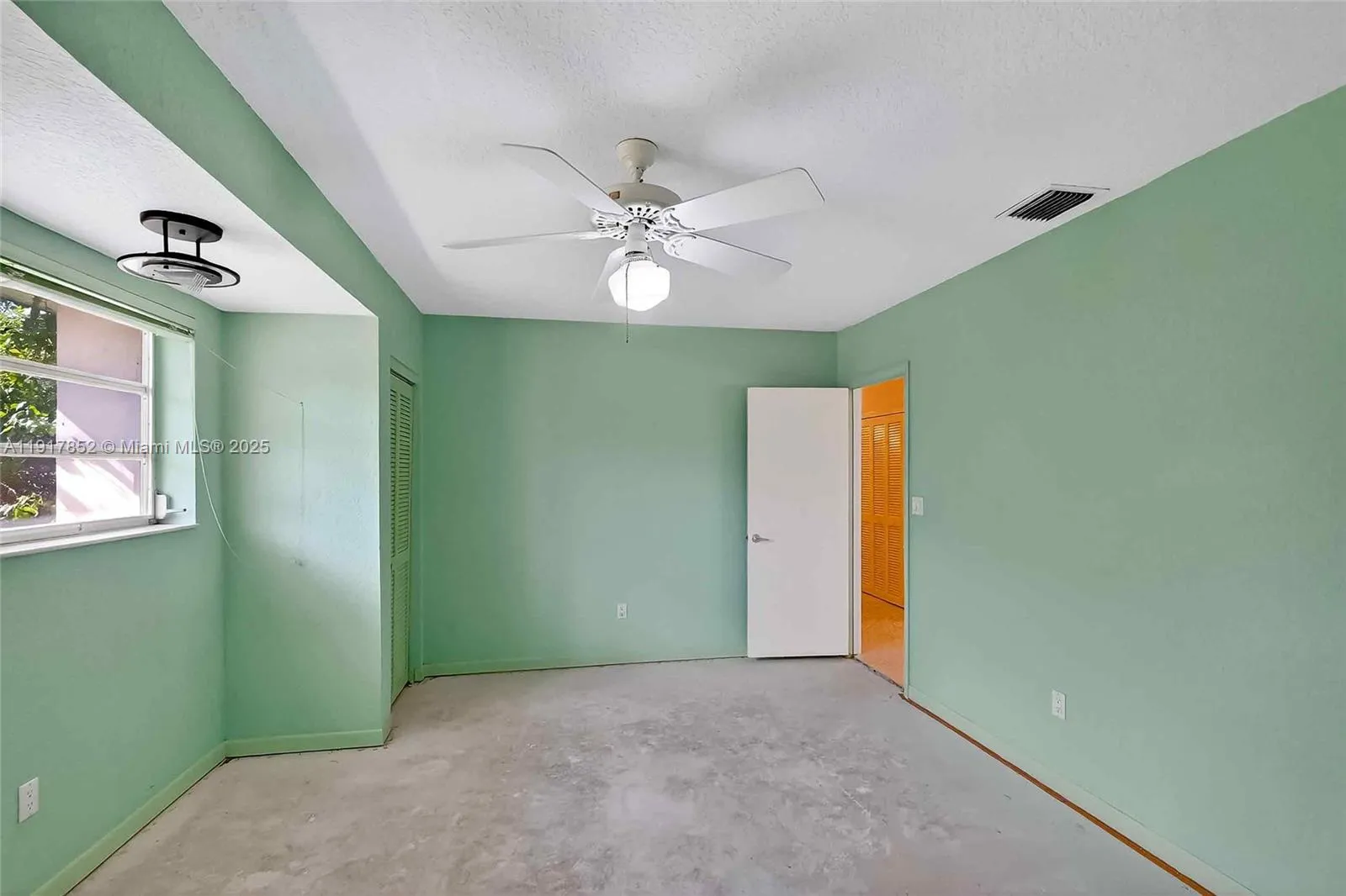 Miami, Florida 33176, United States, 3 Bedrooms Bedrooms, ,2 BathroomsBathrooms,Residential,Active,246412