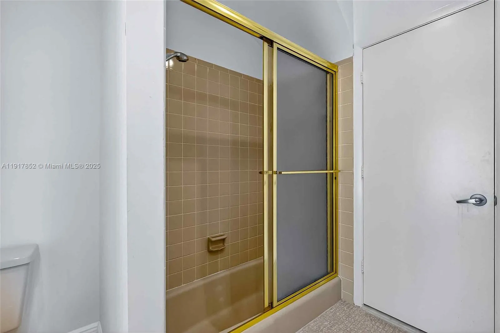 Miami, Florida 33176, United States, 3 Bedrooms Bedrooms, ,2 BathroomsBathrooms,Residential,Active,246412