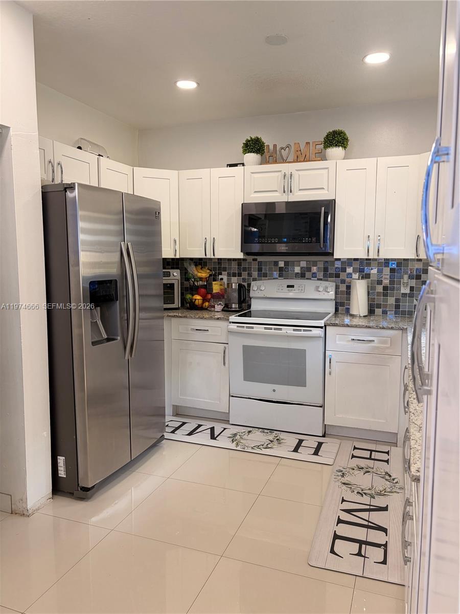 PRECIOUS HOMES AT TWIN LA - Residential