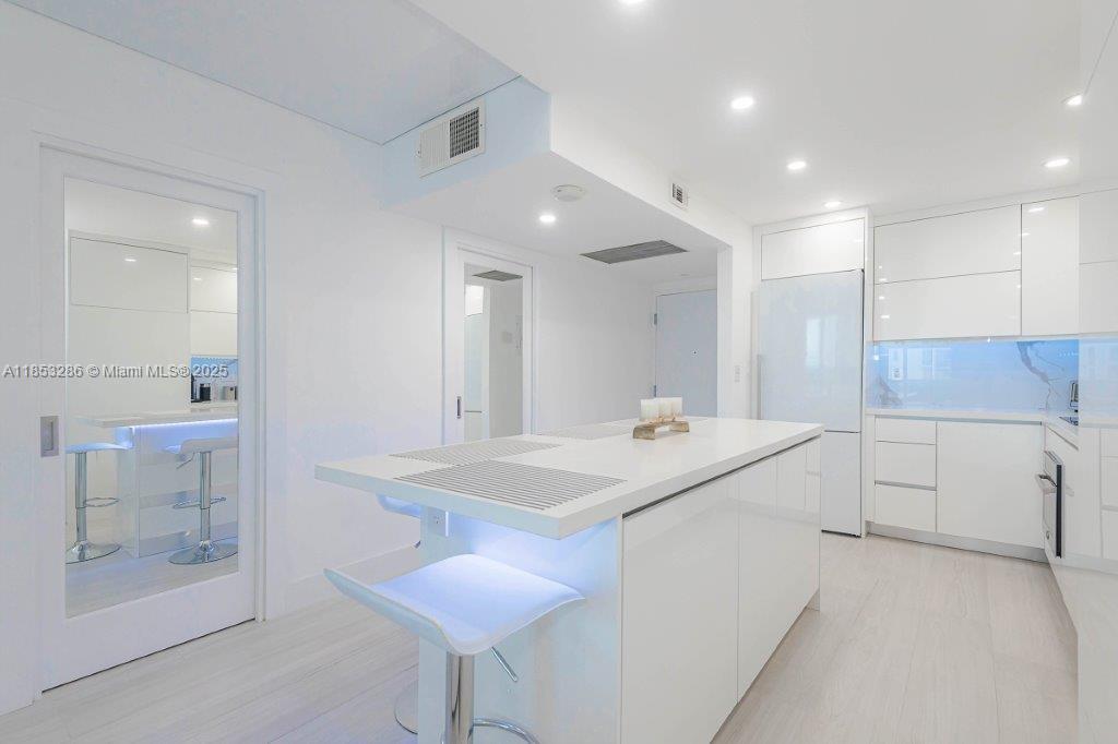 RONEY PALACE CONDO - Residential