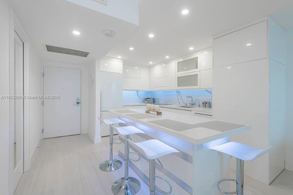 RONEY PALACE CONDO - Residential