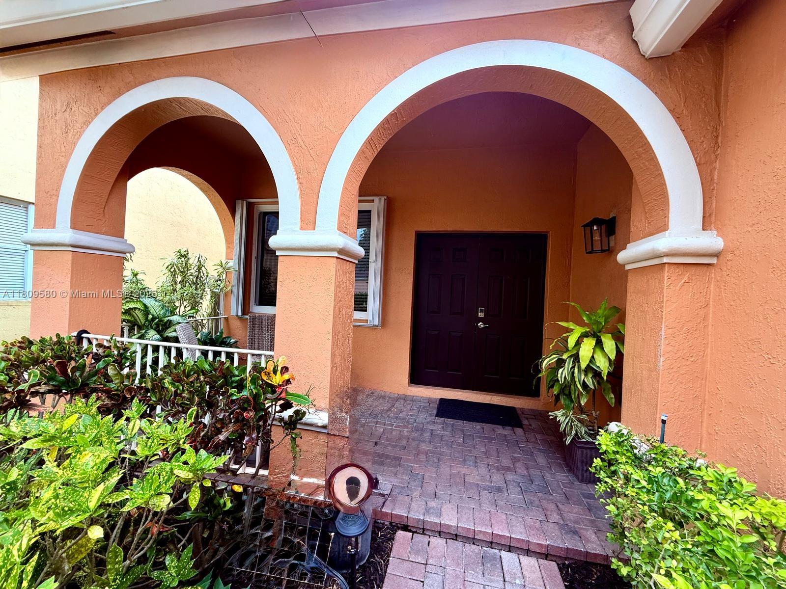 1463 Banyan Way 1463